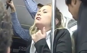 Hot American Journalist In Japan Had an Unusual Experience In the Bus